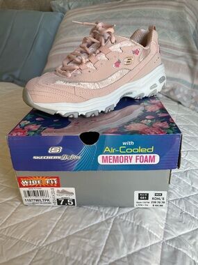 Skechers Pink Floral Accent D'Lites Memory Foam Sneakers